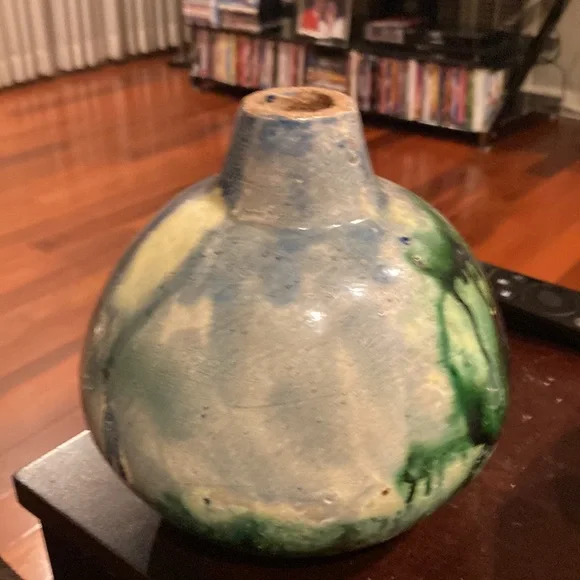 Vintage handmade flowers pottery - Picture 4 of 8